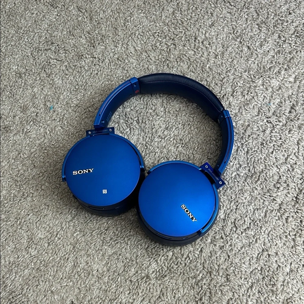 Sony Blue Over-Ear Headphones - Picture 1 of 6